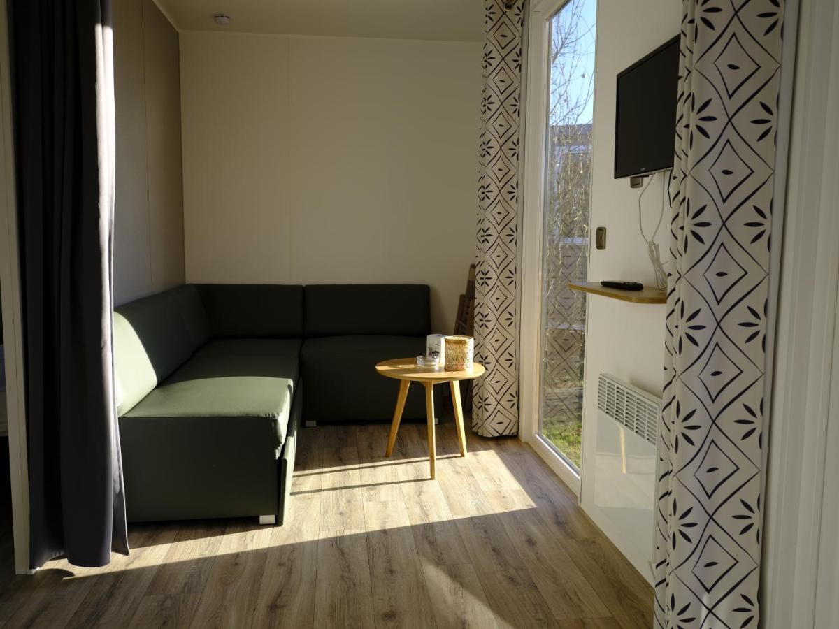 Camping Du Plan D'Eau **** Hotel Saint-Yrieix-sur-Charente Exterior photo